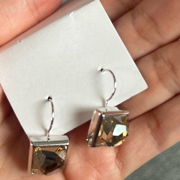 Myka Yellow Crystals Silverstone Square Earrings - Picture 3 of 10